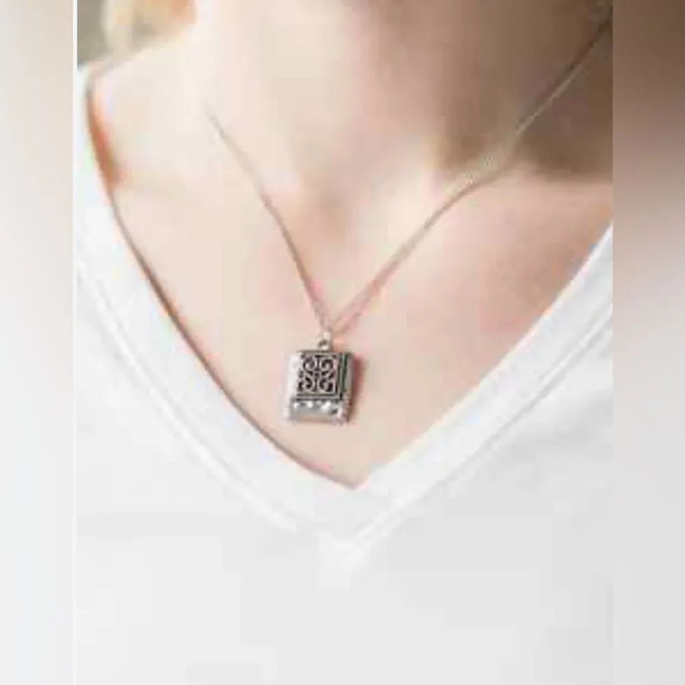Gold love Necklace